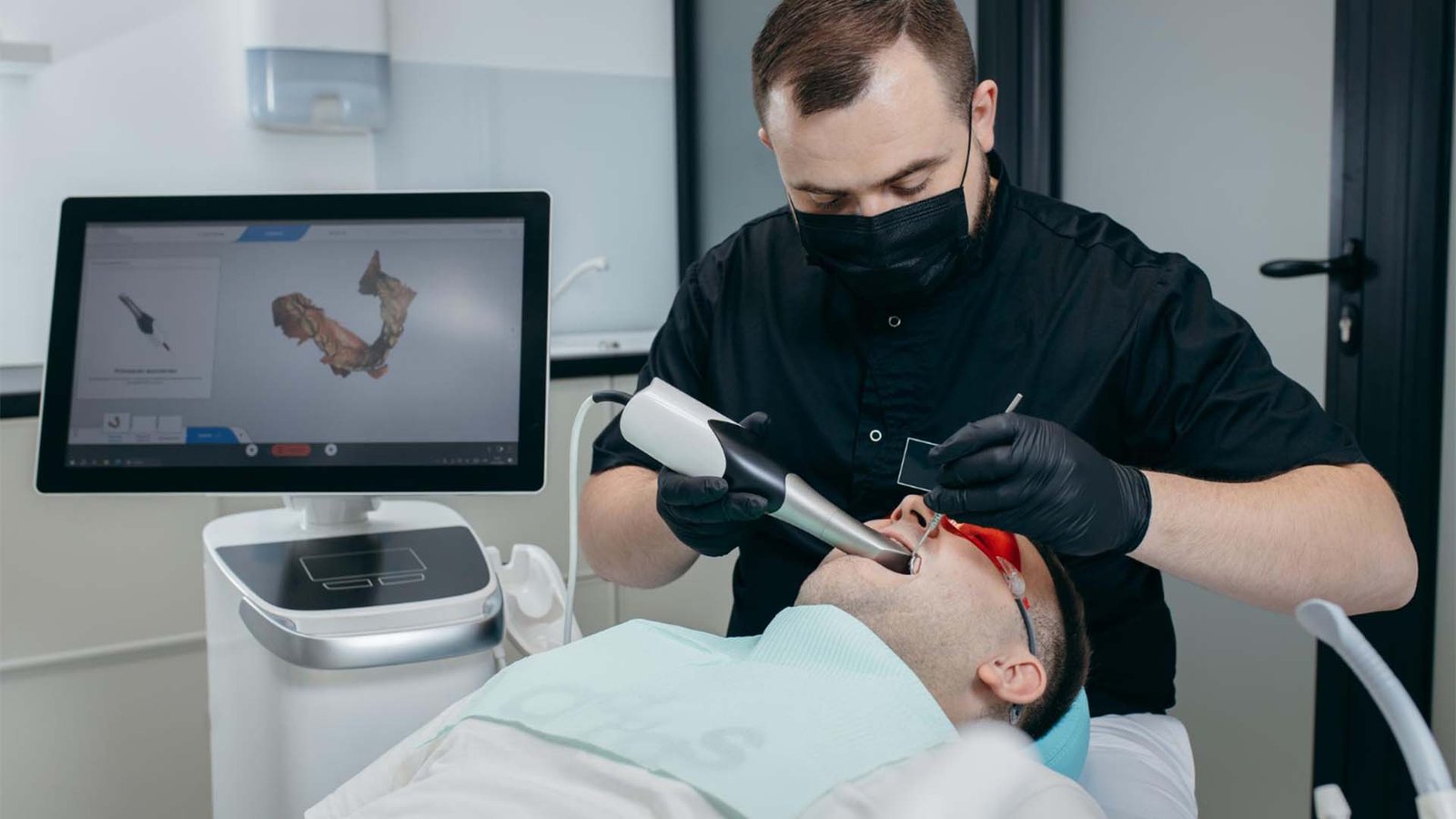 How Dental Technology Helps Detect Problems Before They Cause Pain